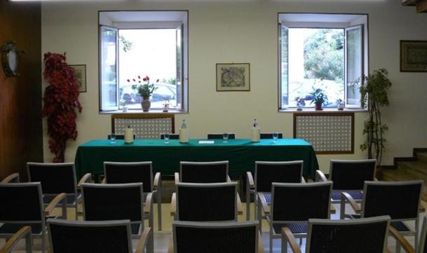 ואראצה Hotel Savoy מראה חיצוני תמונה