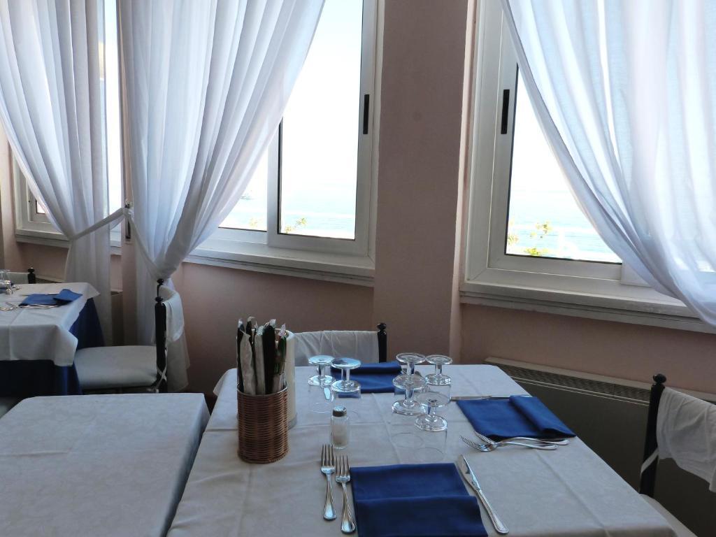 ואראצה Hotel Savoy מראה חיצוני תמונה