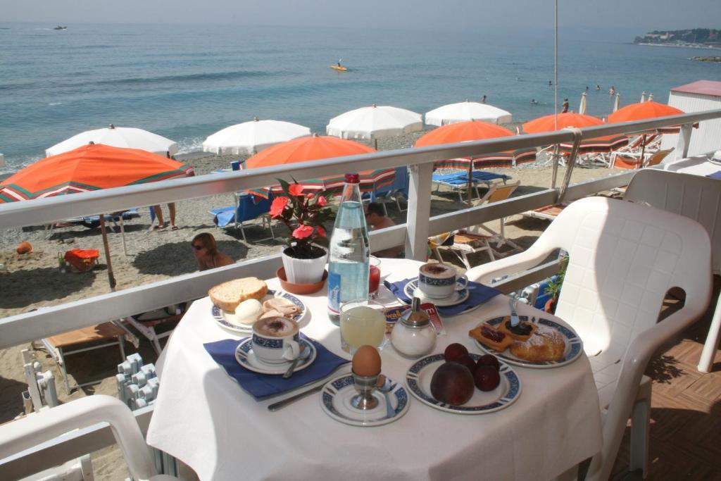 ואראצה Hotel Savoy מראה חיצוני תמונה